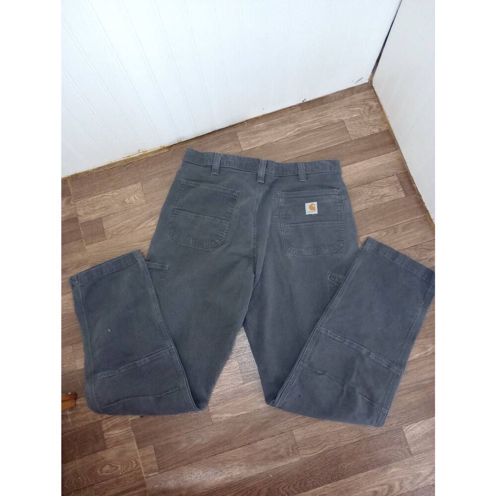 Carhartt relaxed fit cargo pants. Size 38x34 please see listing - Picture 5 of 9